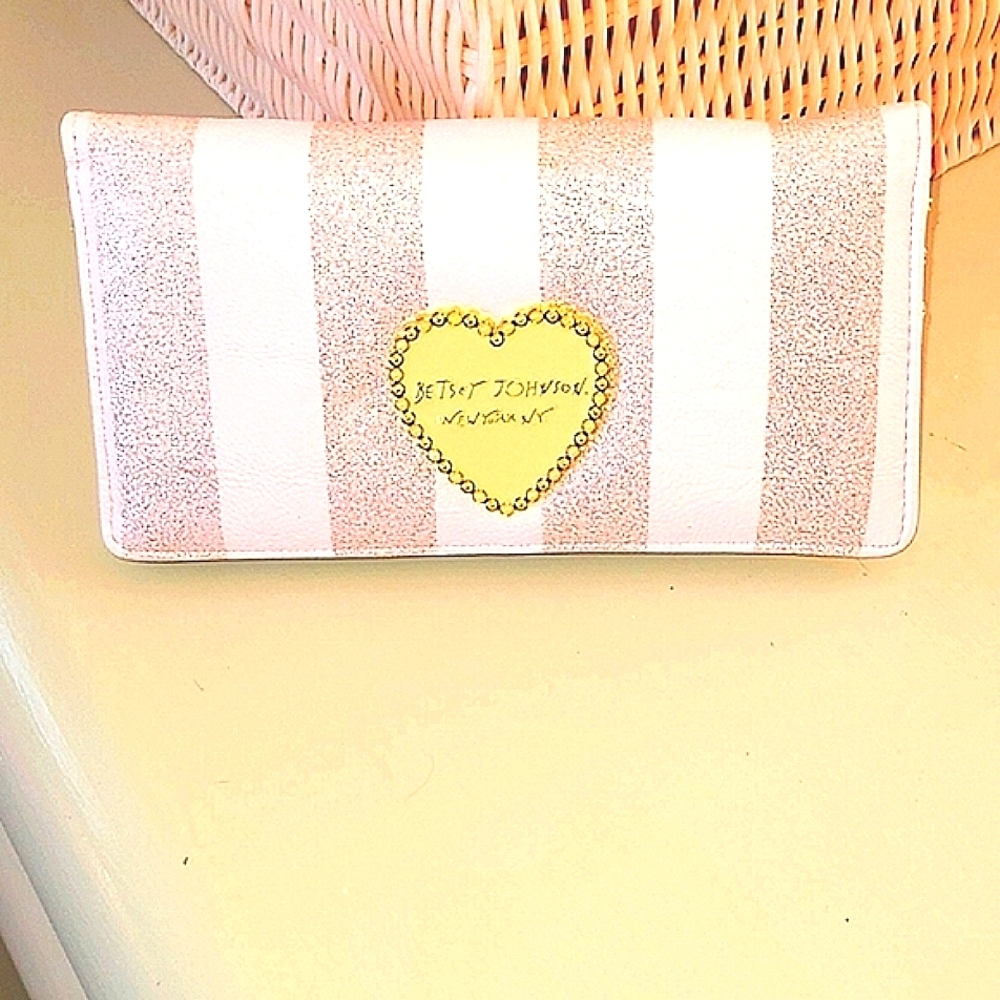 Wallet betsey jonhson new no tag